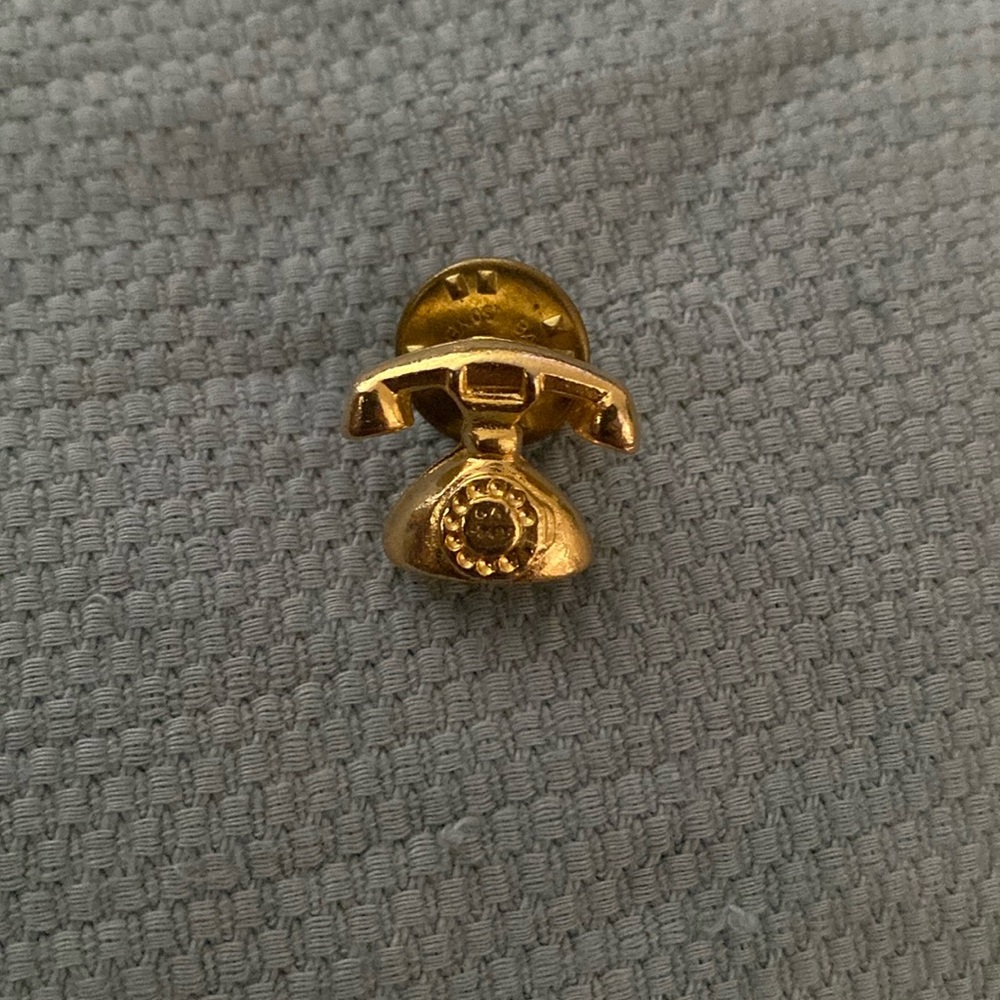 tiny telephone brooch pin